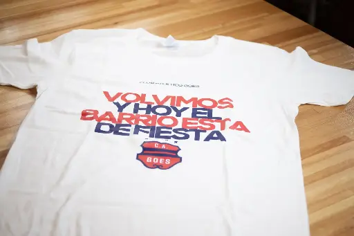 Remera "VOLVIMOS" en BLANCO para Mayores 