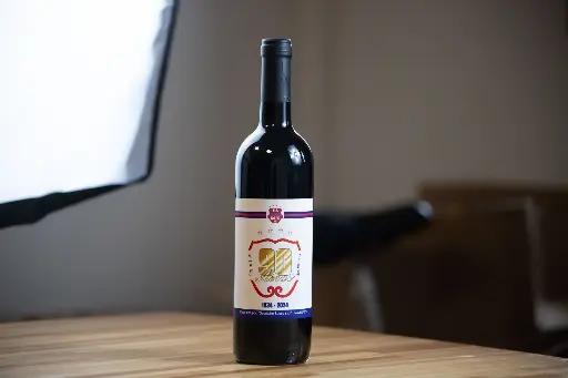 Botella de Vino 90 años del Club
