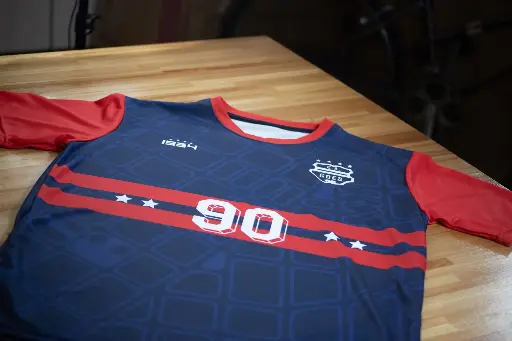 Remera de Calentamiento Liga de Ascenso 2024 de Mayores descuento para socios